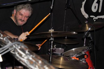 44 02 personajes-bateristas3