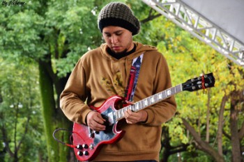 44 02 personajes-guitarritas4
